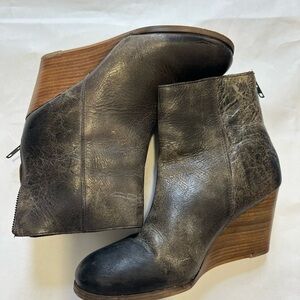 DiabTrue Brown Leather Wedge Ankle Boots